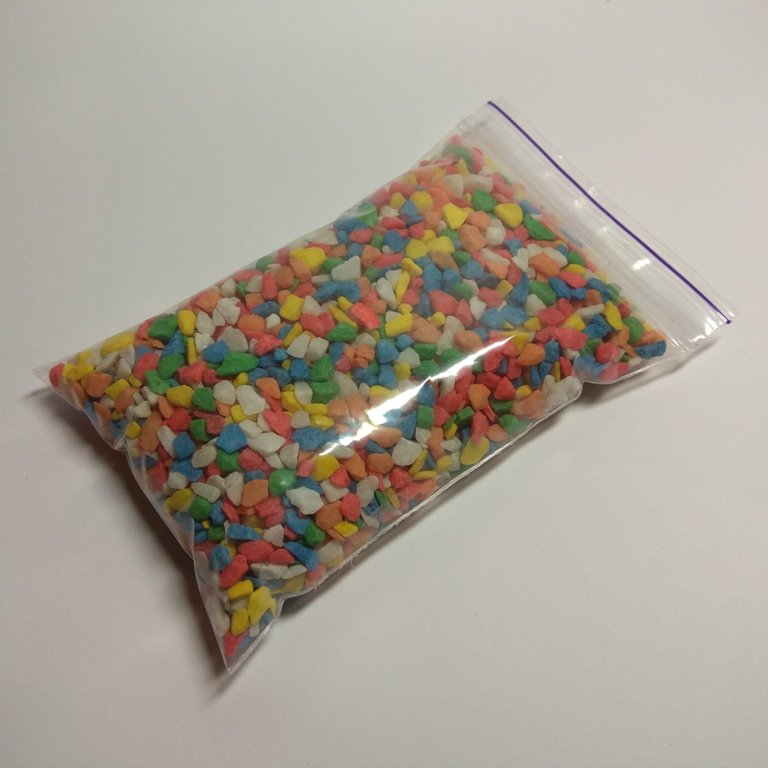 Цветные камни для декора